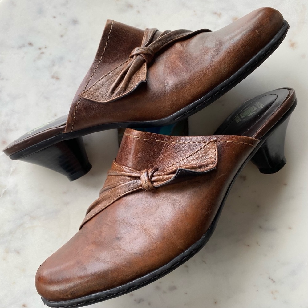 🤩HOST PICK🤩 Earth Origins Camella Leather Mules